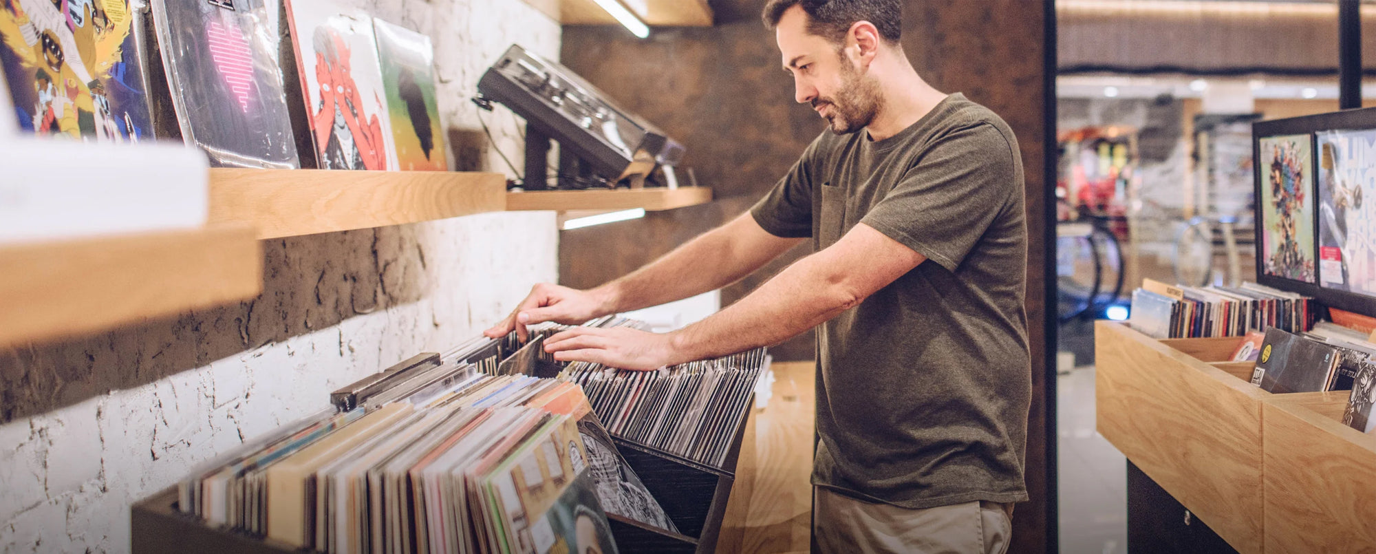 QUÁ KHỨ, HIỆN TẠI VÀ TƯƠNG LAI - BẠN SẼ LUÔN THẤY MÌNH ĐƯỢC CHÀO ĐÓN TẠI SWEE LEE