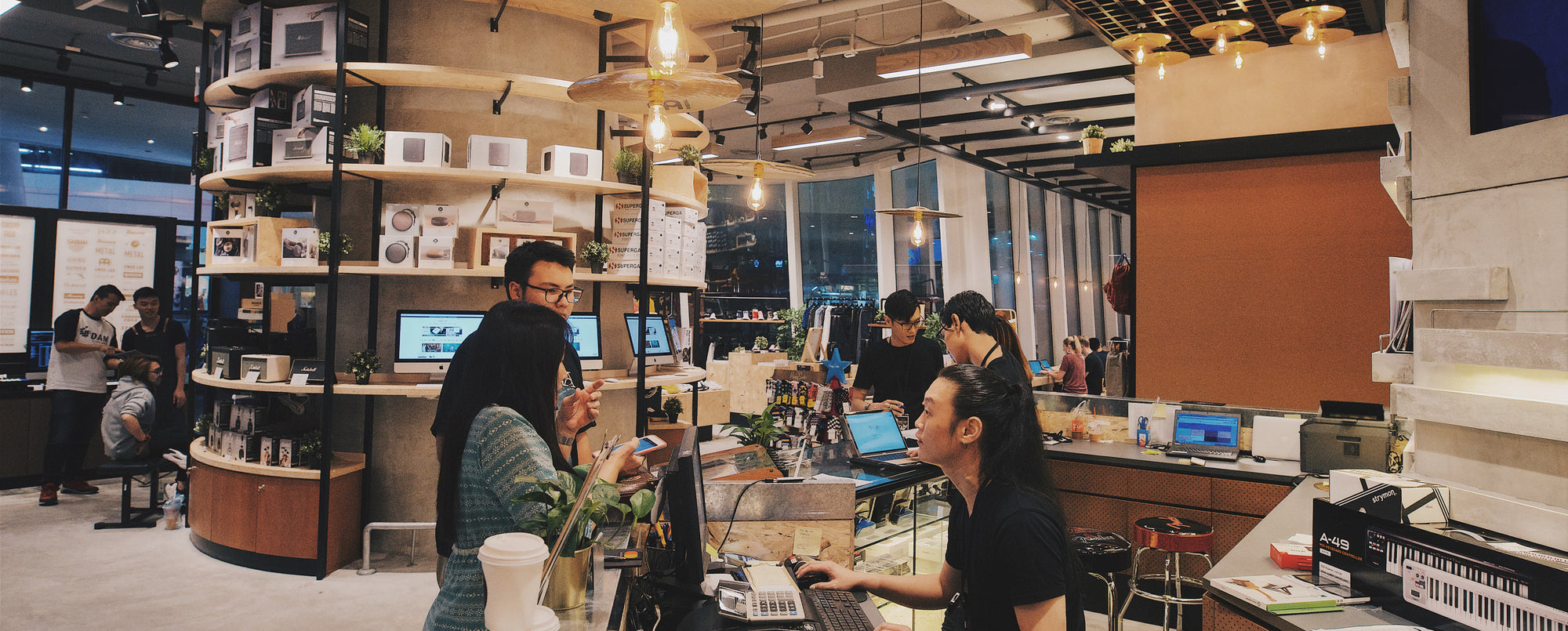 ÂM NHẠC NÊN MANG ĐẾN CẢM GIÁC THOẢI MÁI NHƯ Ở NHÀ